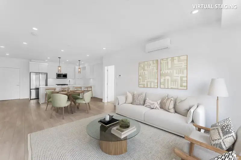 204 22633 SELKIRK AVENUE - photo 3 of 33
