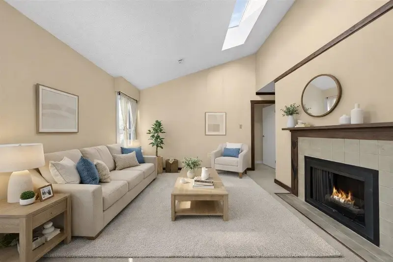 403 1340 DUCHESS AVENUE - photo 1 of 25