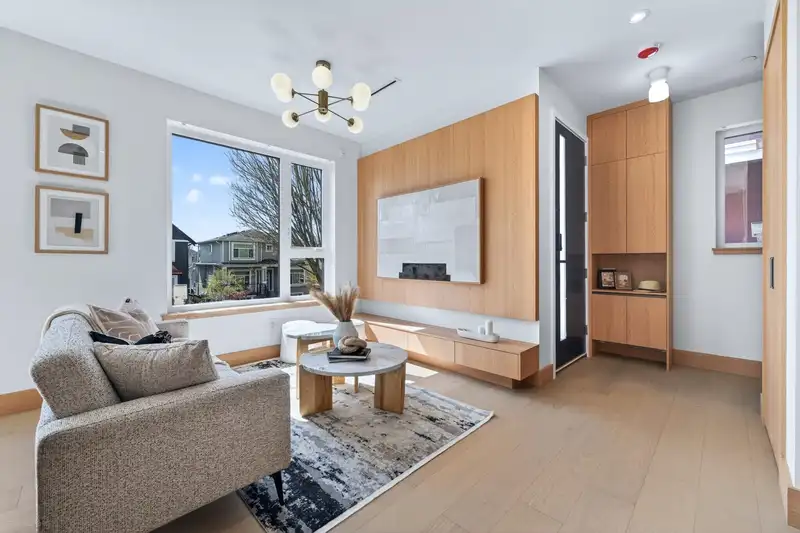 2 1495 E 58TH AVENUE - photo 4 of 24