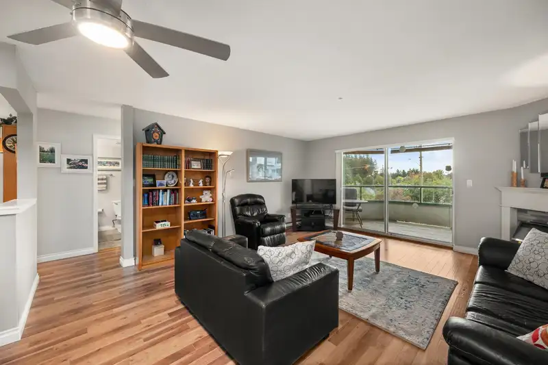 226 2451 GLADWIN ROAD - photo 4 of 38