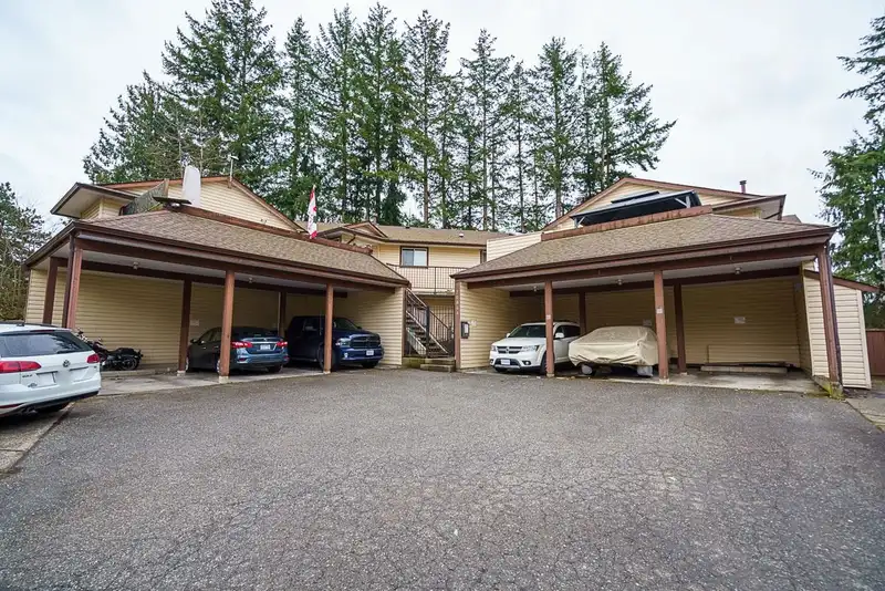 3 20848 DOUGLAS CRESCENT - photo 1 of 28