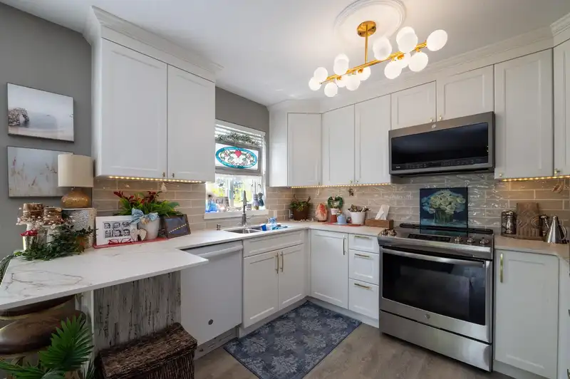 113 20448 PARK AVENUE - photo 1 of 27