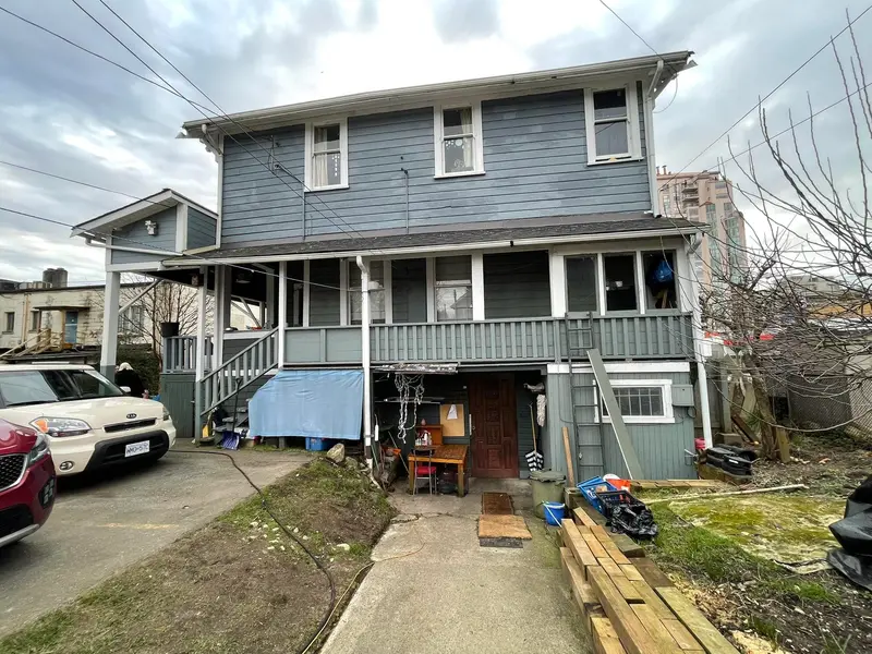 423 SIXTH STREET - photo 3 of 25