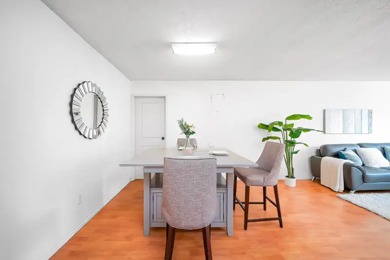 211 8700 ACKROYD ROAD - photo 3 of 20