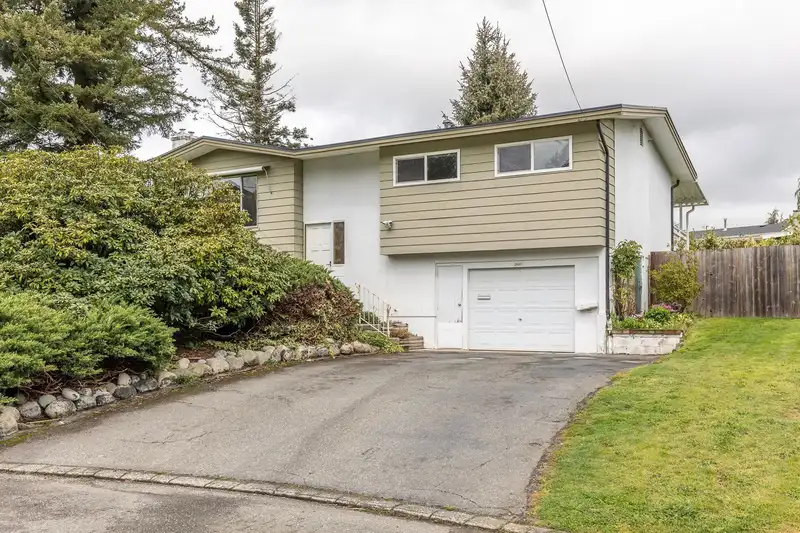 34641 TUDOR COURT - photo 1 of 39