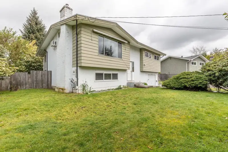 34641 TUDOR COURT - photo 3 of 39
