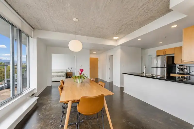 801 919 STATION STREET - photo 4 of 35