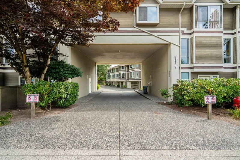 12 3228 RALEIGH STREET - photo 2 of 25