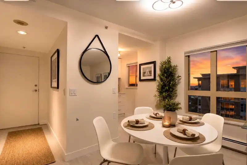 1604 121 W 15TH STREET - photo 2 of 10