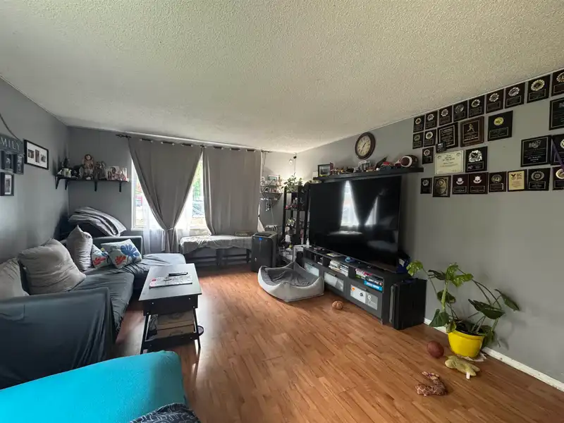 9077 135A STREET - photo 2 of 2