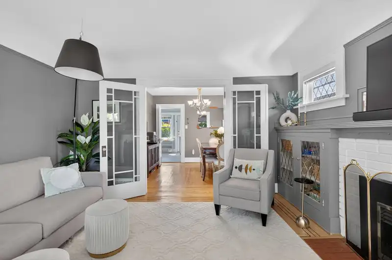 3658 W 26TH AVENUE - photo 4 of 40