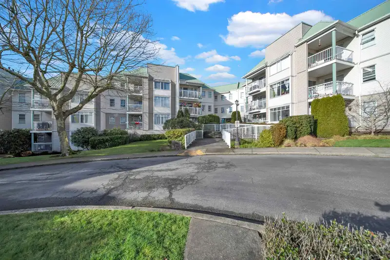 102 9765 140 STREET - photo 1 of 27
