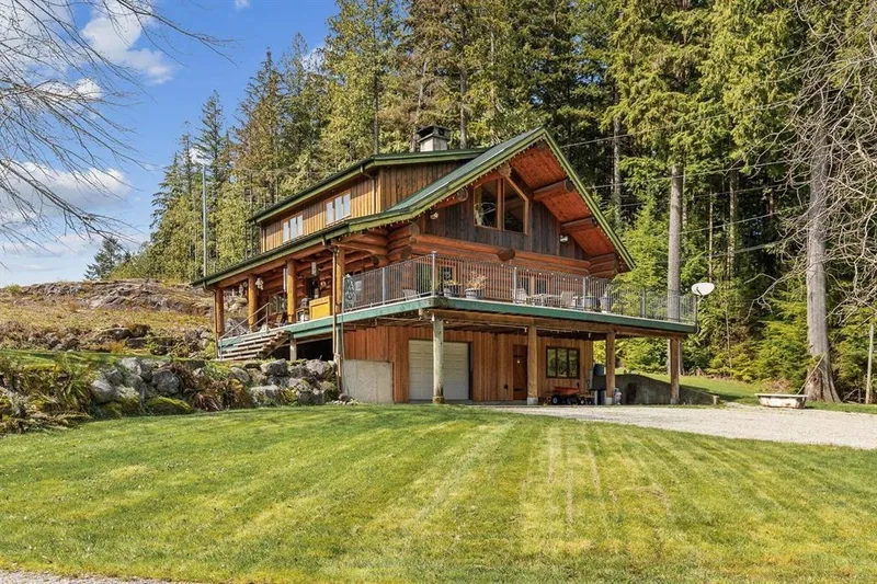 12585 AINSWORTH STREET - photo 4 of 25