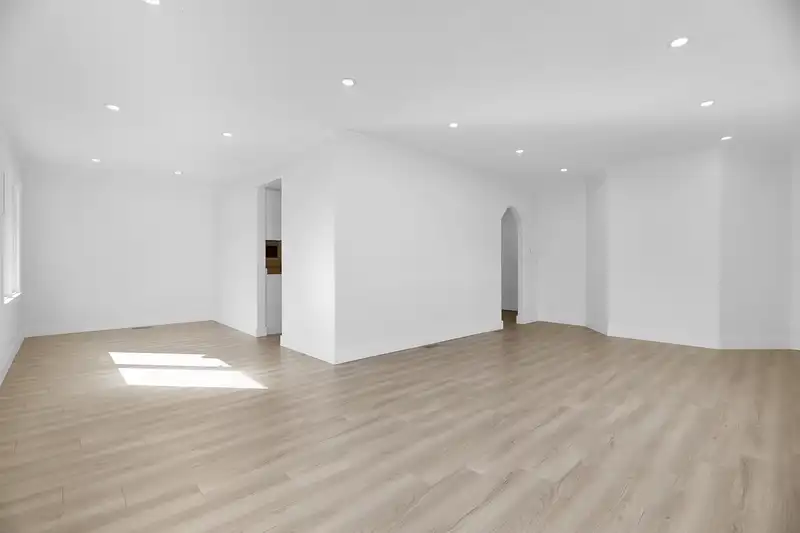 7489 MAPLE STREET - photo 2 of 20