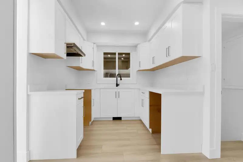 7489 MAPLE STREET - photo 4 of 20