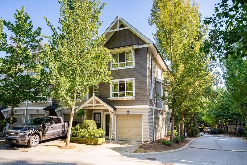 67 6747 203 STREET - photo 1 of 25