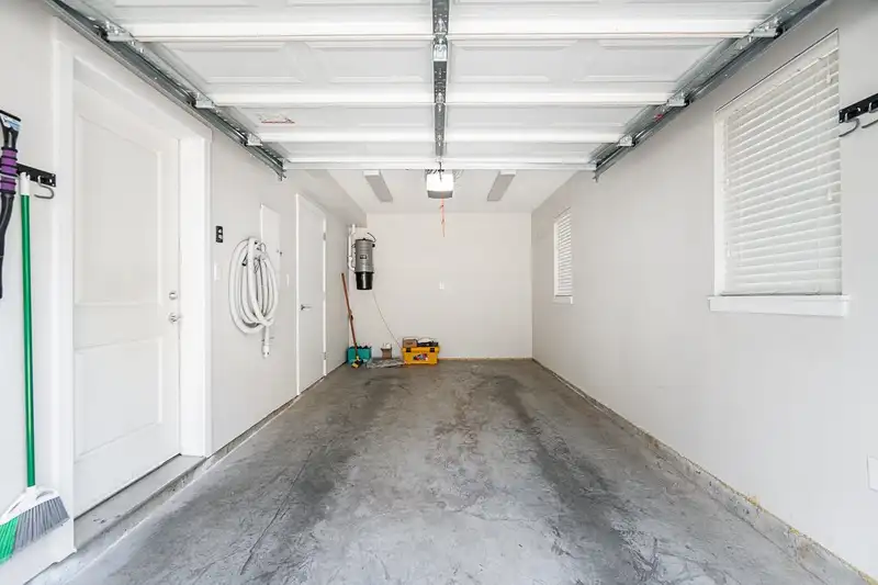 31 1111 EWEN AVENUE - photo 3 of 32