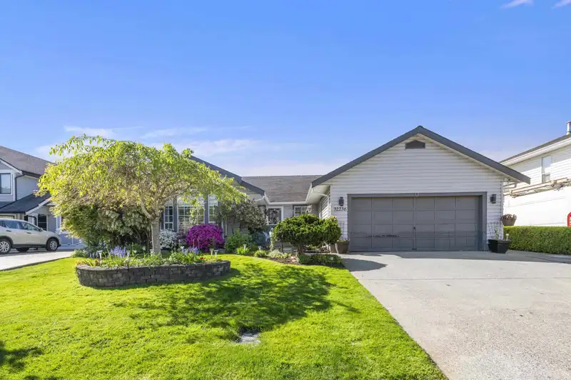 32236 ROGERS AVENUE - photo 3 of 36