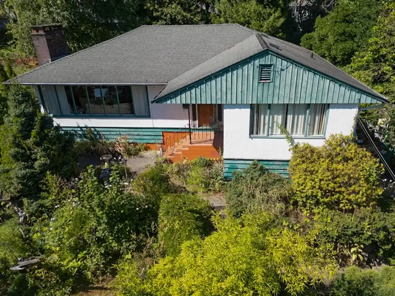 1827 HARBOUR STREET - photo 2 of 40