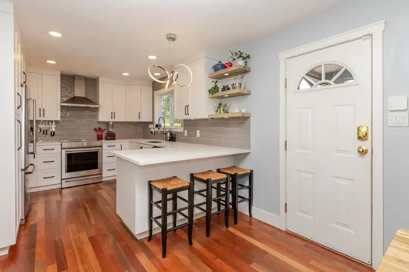 3632 WELLINGTON STREET - photo 4 of 40