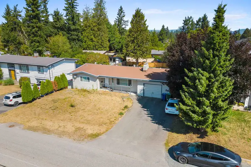31919 ROYAL CRESCENT - photo 2 of 39