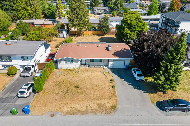 31919 ROYAL CRESCENT - photo 3 of 39