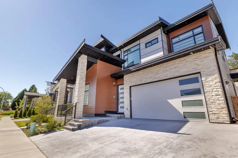 16619 18B AVENUE - photo 2 of 25