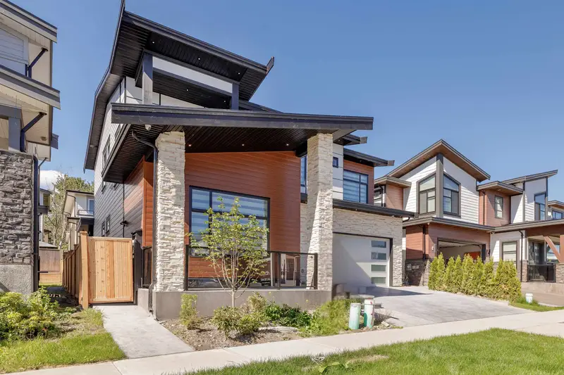 16619 18B AVENUE - photo 3 of 25