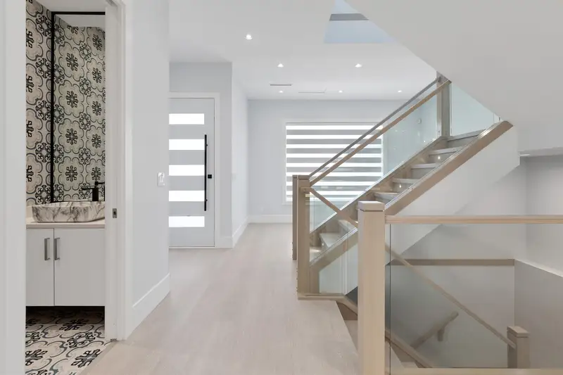 16619 18B AVENUE - photo 4 of 25