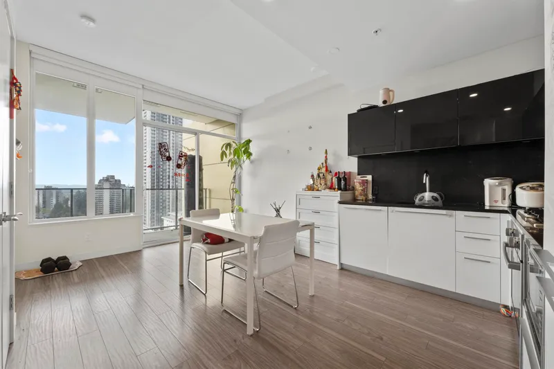 1206 6288 CASSIE AVENUE - photo 2 of 25