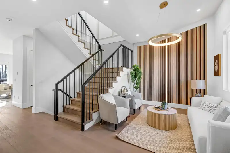 16640 18A AVENUE - photo 3 of 34