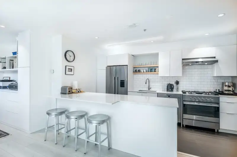 205 2832 CAPILANO ROAD - photo 3 of 30
