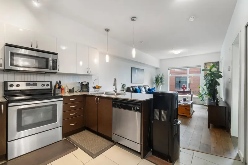 322 13728 108 AVENUE - photo 1 of 16