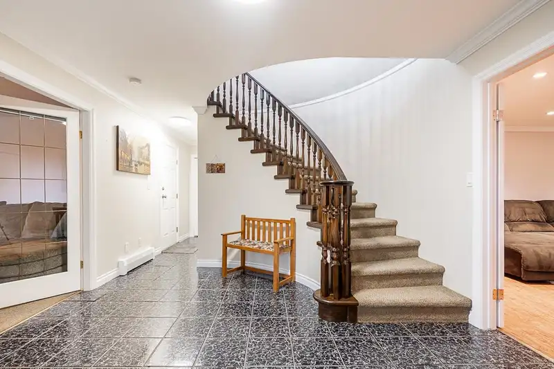 23368 124 AVENUE - photo 4 of 39