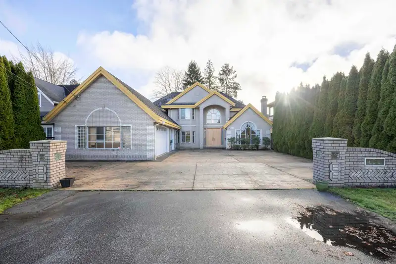 8720 SAUNDERS ROAD - photo 1 of 26