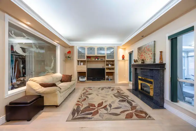 8720 SAUNDERS ROAD - photo 4 of 26