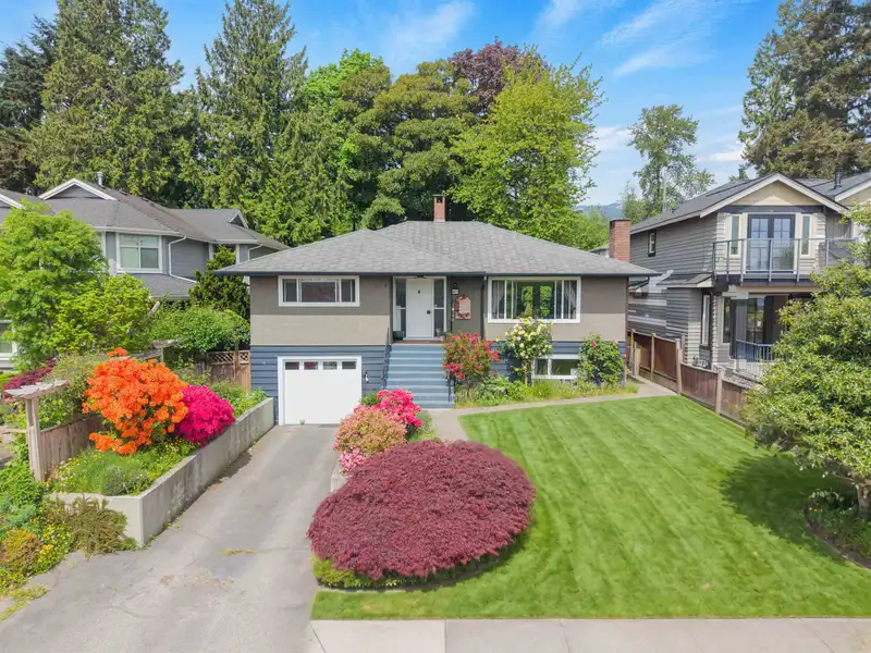 962 WHITCHURCH STREET - photo 2 of 34