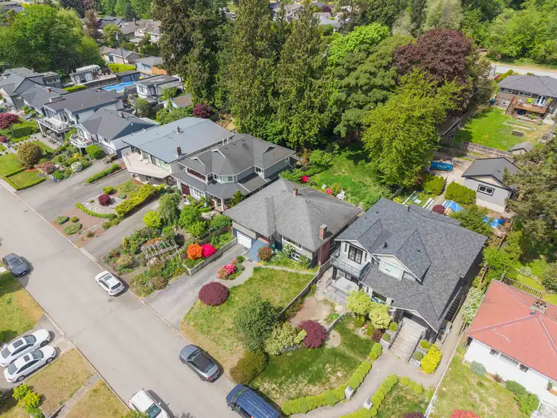 962 WHITCHURCH STREET - photo 4 of 34