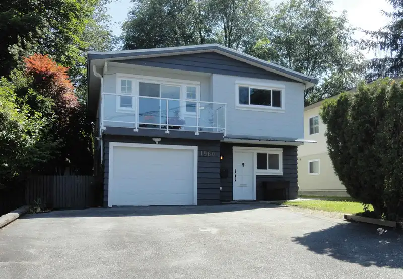 1960 CAMERON AVENUE - photo 1 of 15
