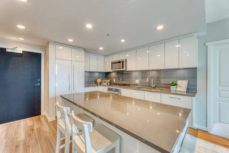 1604 3100 WINDSOR GATE - photo 4 of 25