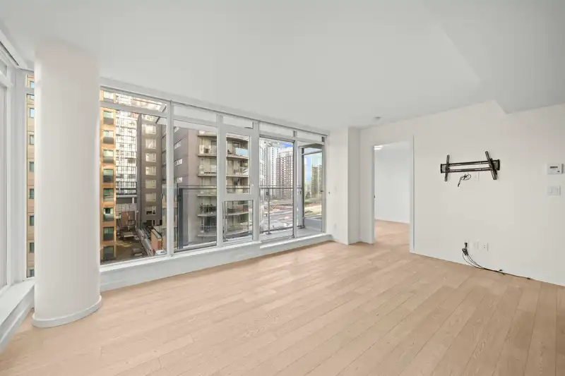 608 1351 CONTINENTAL STREET - photo 2 of 21