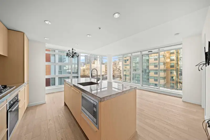 608 1351 CONTINENTAL STREET - photo 3 of 21