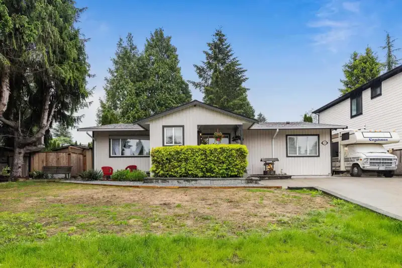 12214 211 STREET - photo 1 of 39