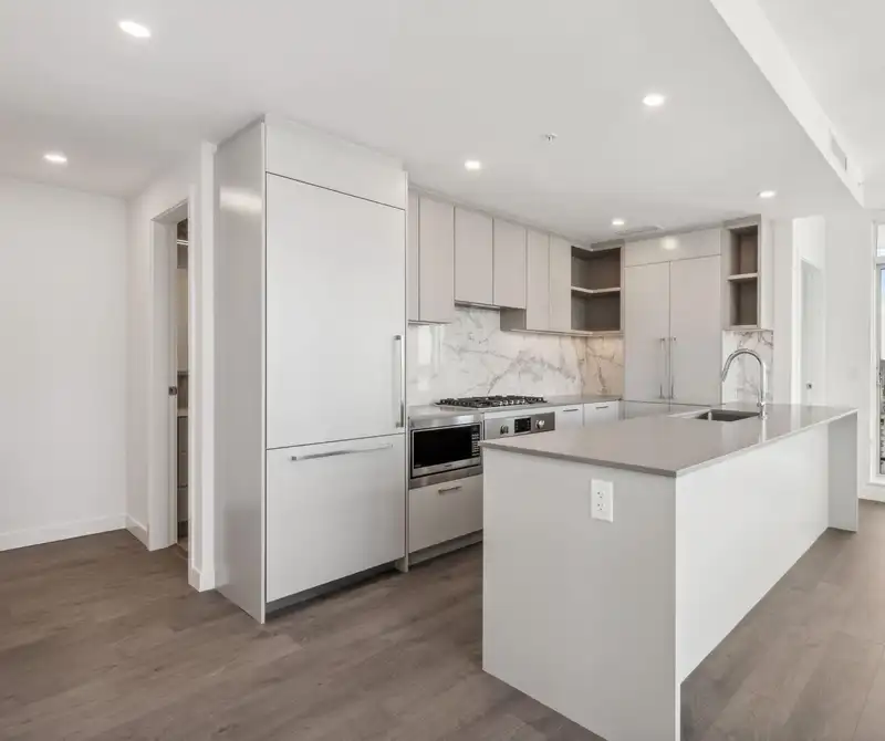 302 6468 WILLINGDON AVENUE - photo 1 of 21