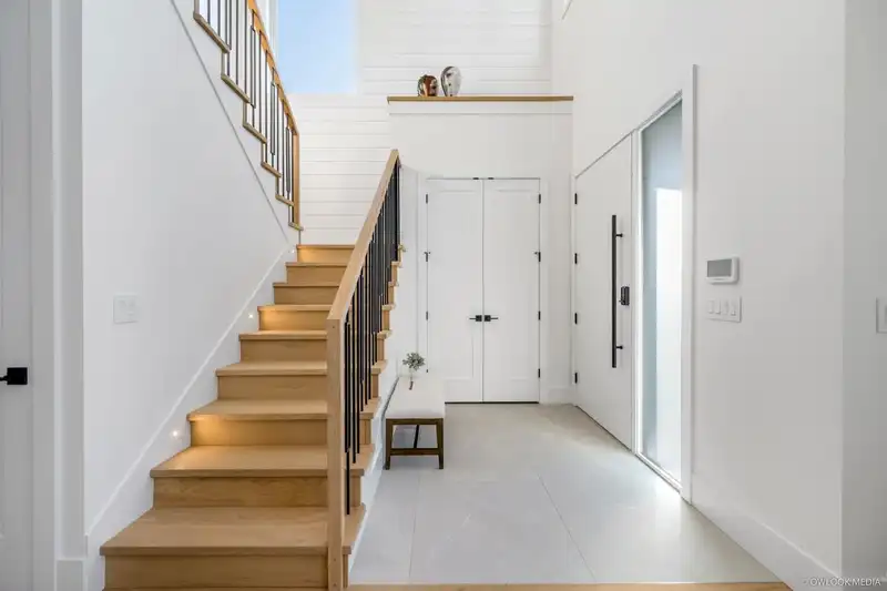 966 CHARLAND AVENUE - photo 2 of 28