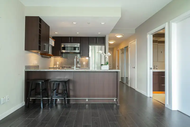 707 108 W 1ST AVENUE - photo 3 of 26