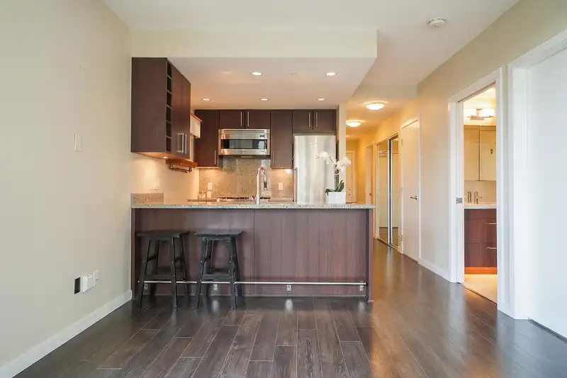 707 108 W 1ST AVENUE - photo 4 of 26