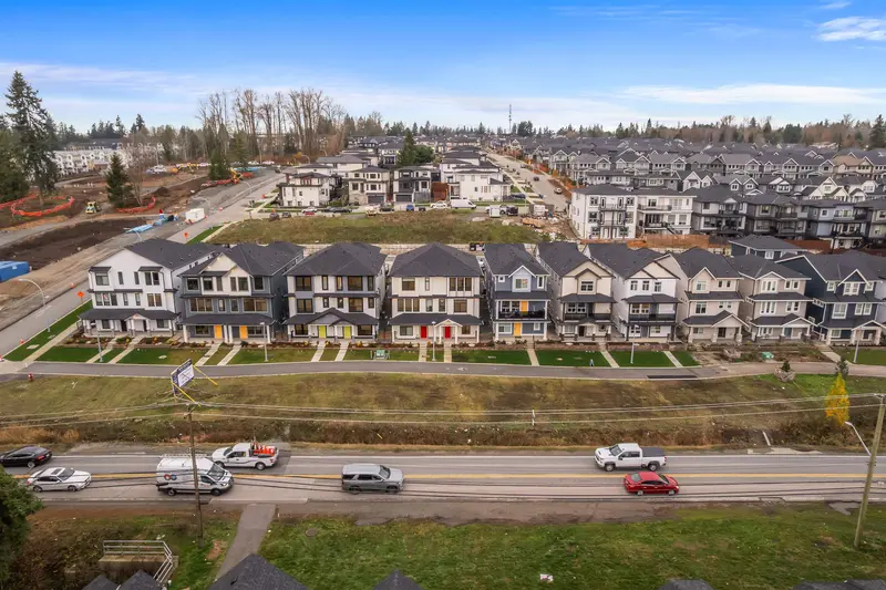 16673 16 AVENUE - photo 3 of 25