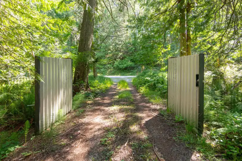 15140 PORLIER PASS ROAD - photo 4 of 29