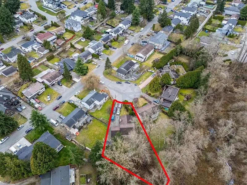 7976 141A STREET - photo 4 of 23